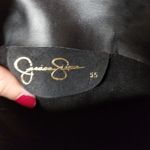 Boots - Picture 3 of 4